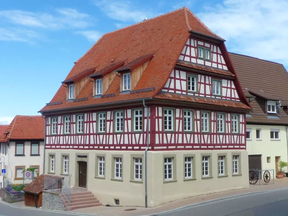 Das Kronenschulhaus in Kieselbronn